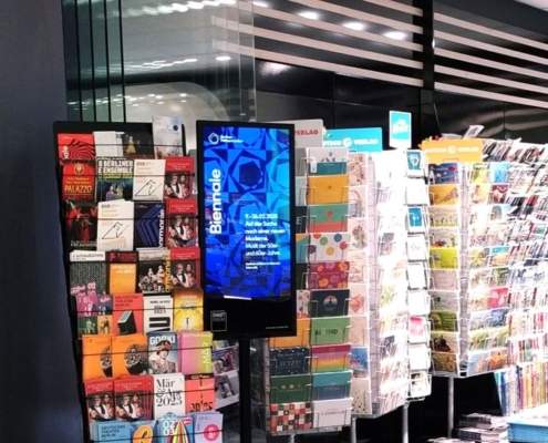 Digitale Screens sind Bildschirme für großformatige Werbung und Infos für Kultur und Freizeit Interessierte