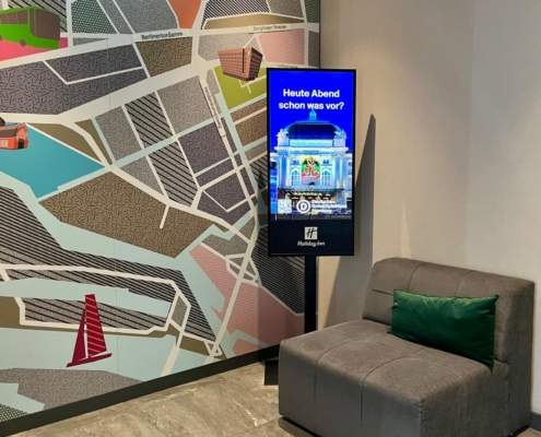 Digital Screen Holiday Inn Hamburg Berliner Tor