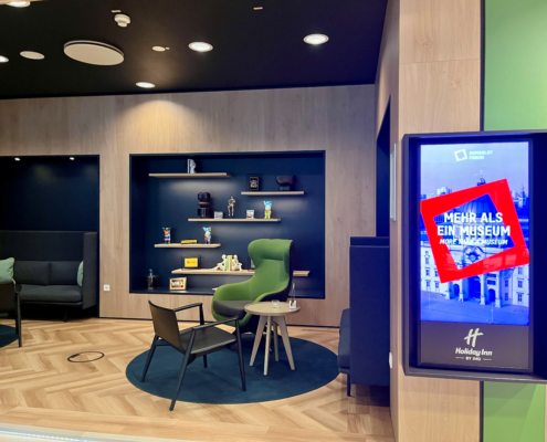 Digital_Screen_Holiday_Inn_Berlin_East_Side